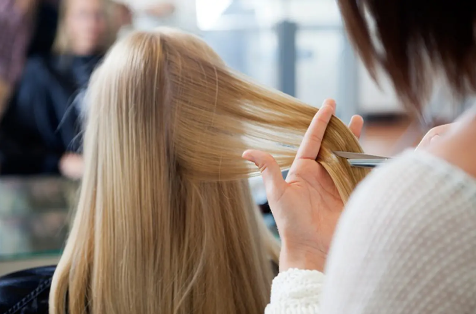 تفسير قص الشعر بالحلم