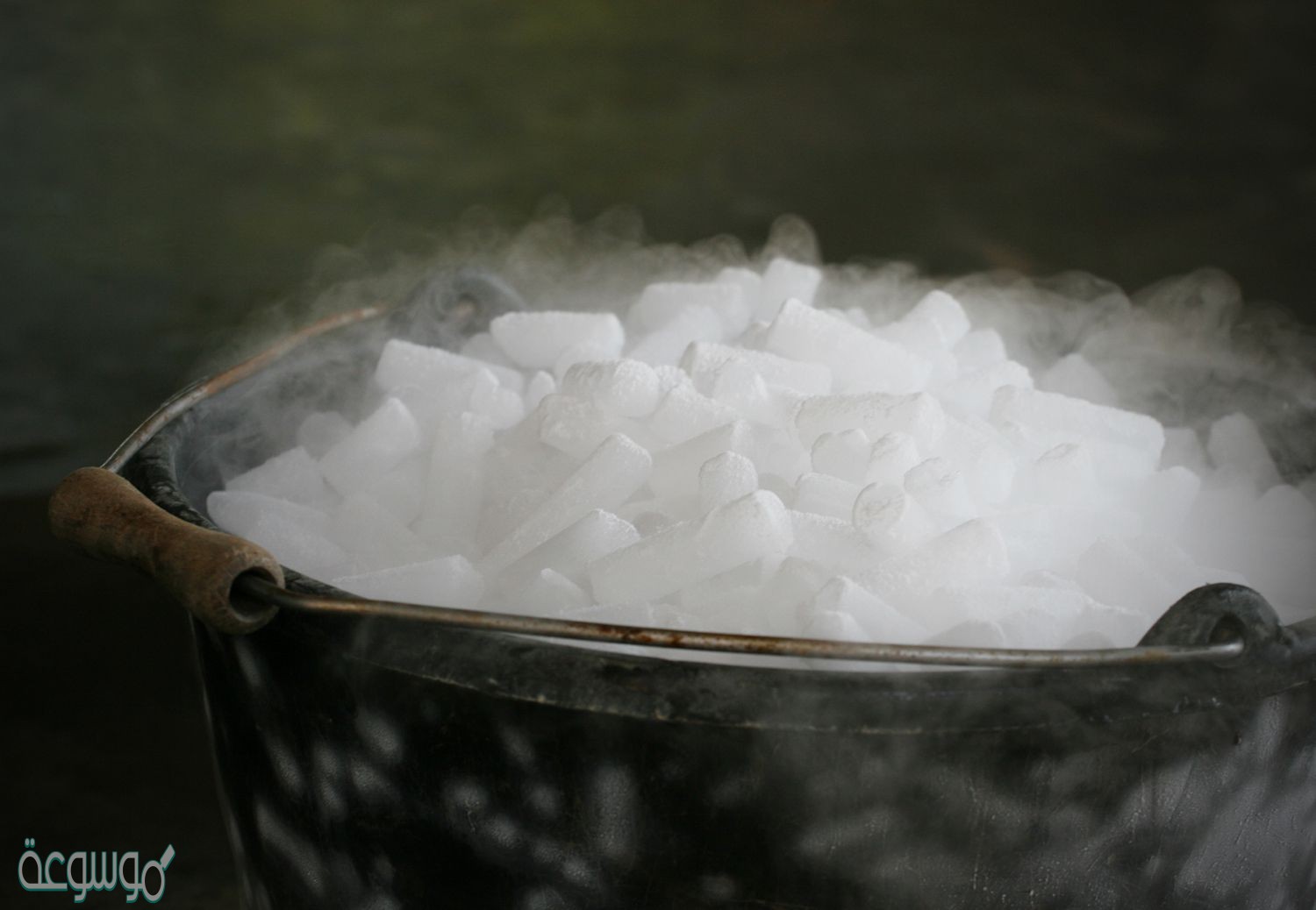 لماذا يفضل الجليد الجاف على الثلج العادي في تبريد اللحوم