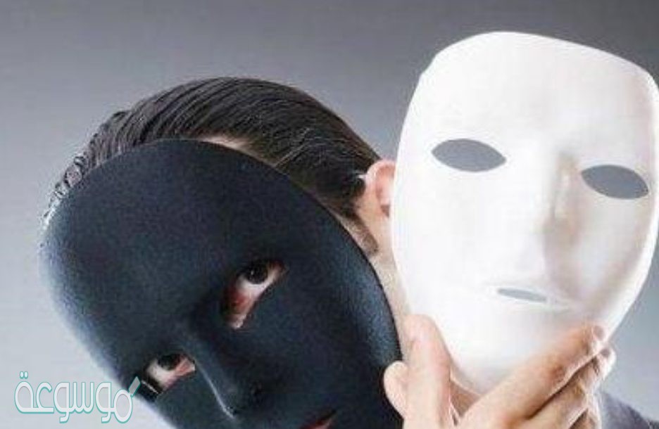 من علامات المنافق أنه يحب أن ينتصر الكفار على المسلمين