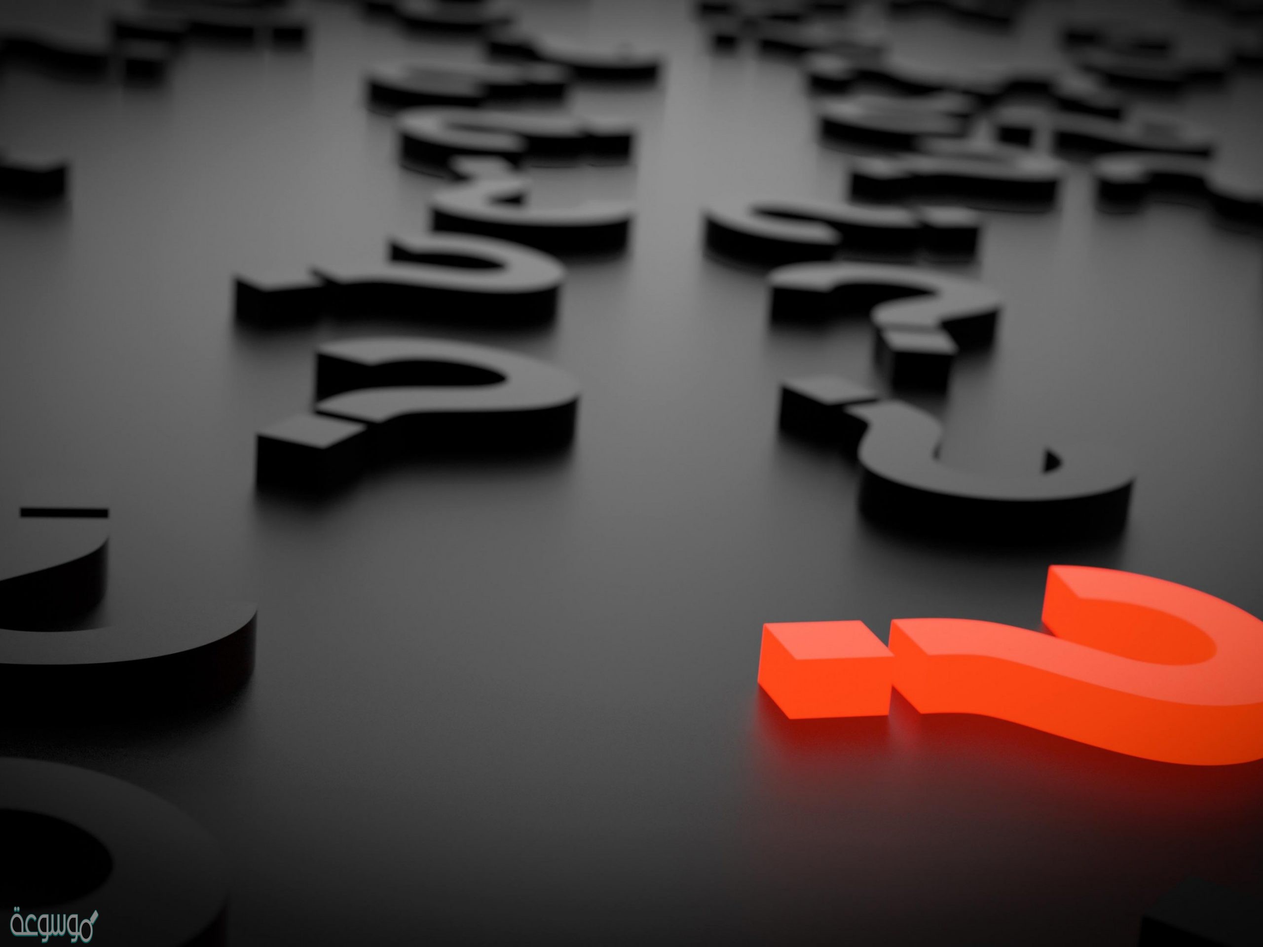 يبتعد سلوك الغاز الحقيقي عن سلوك الغاز المثالي عند الضغط المنخفض ودرجة الحرارة المنخفضة.