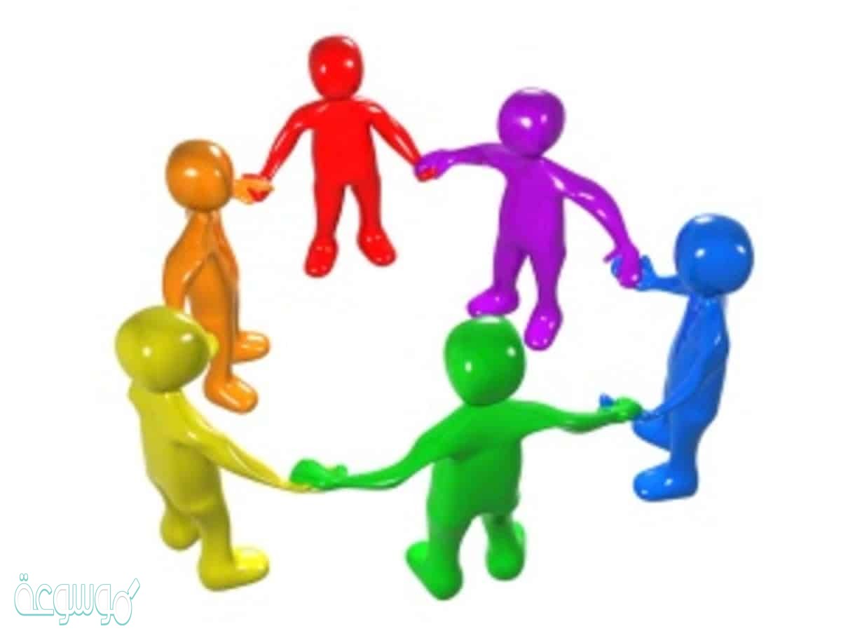 ما دور الاسره والمدرسه في المحافظه على الامن