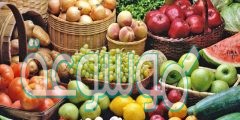 لماذا يرش البائعون الماء على الخضروات والفواكه المعروضه في محالهم