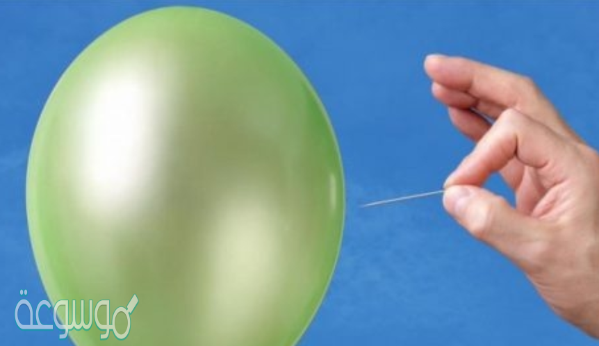 ماذا يحدث لضغط الغاز في بالون منفوخ ومرن، إذا ارتفعت درجة الحرارة