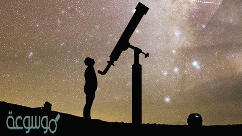 ما السبب الذي جعل العالم اسحاق نيوتن يخترع التلسكوب العاكس