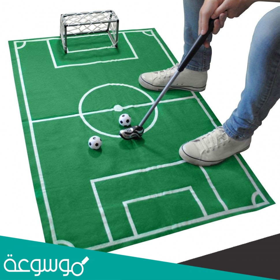 اختيار فريق من فرق كرة القدم البالغ عددها ٨ واختيار لاعبك المفضل من بين ١٠ لاعبين