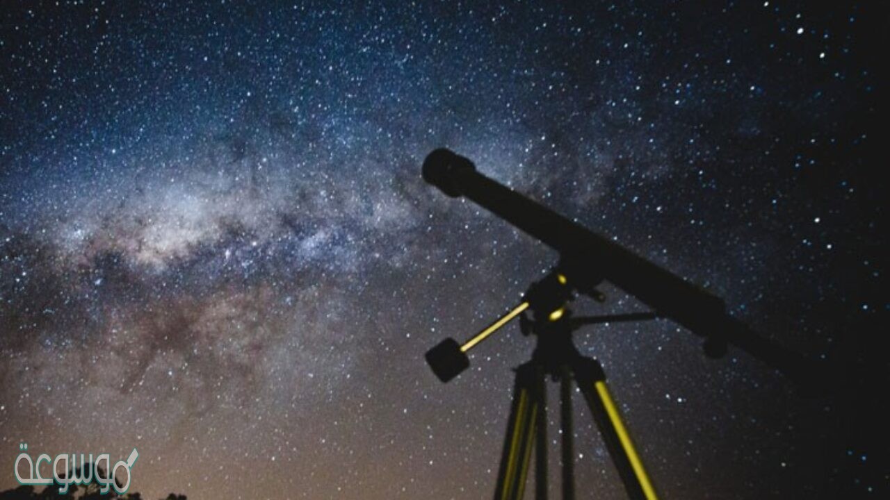 أي أنواع المناظير الفلكية يمكن استعماله ليلاً ونهارًا وفي الظروف السيئة؟