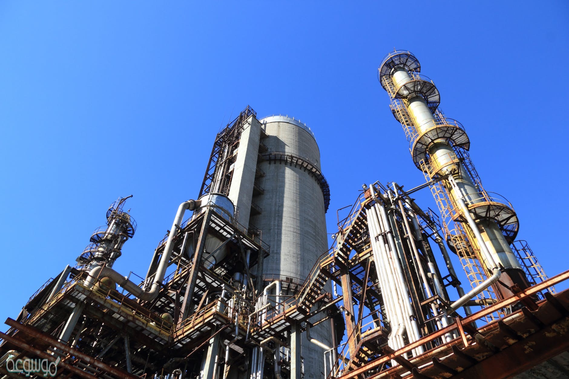 حجم كمية محددة من الغاز يتناسب طرديًا مع درجة حرارته المطلقة عند ثبوت الضغط