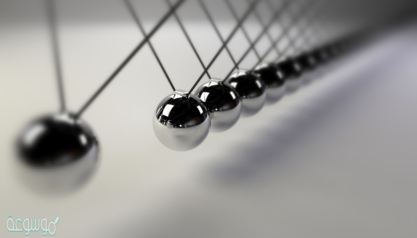 يمكن للأجسام المتصادمة أن تلتصق ببعضها بعد التصادم وتتحرك معا