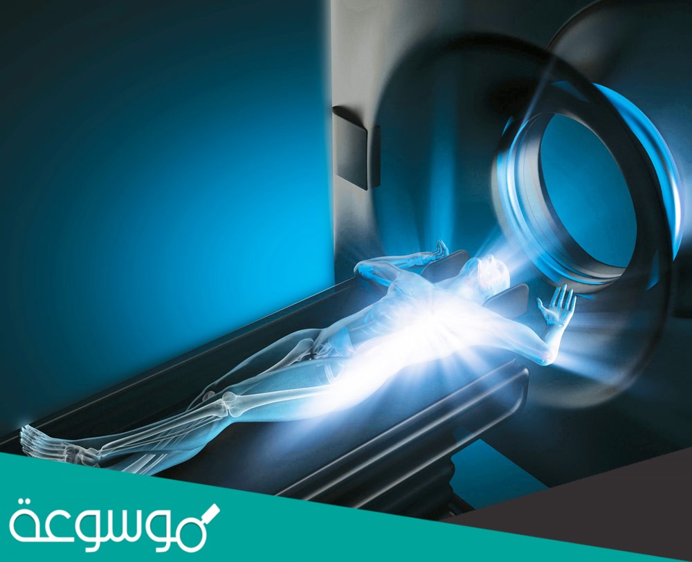 اقترح بلانك أن الذرات تبعث إشعاعاً فقط عندما تتغير طاقة اهتزازها