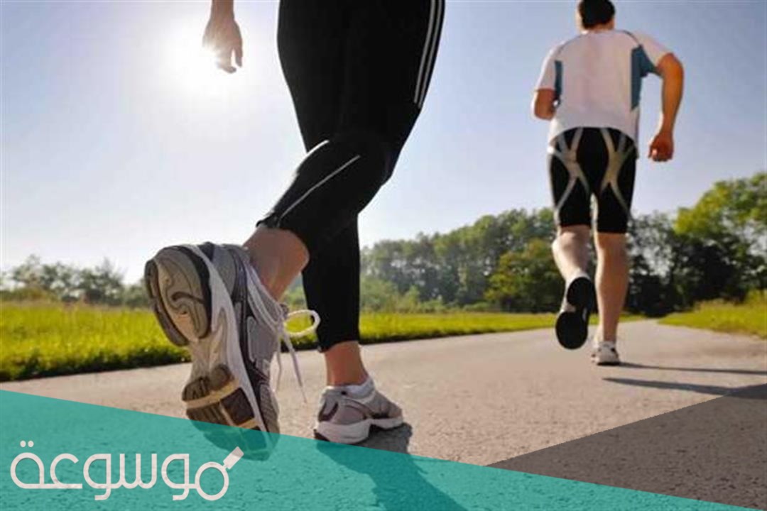 حدد اي من الاجسام التاليه يتسارع