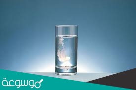 يعد الماء مذيبًا عاما لإنه