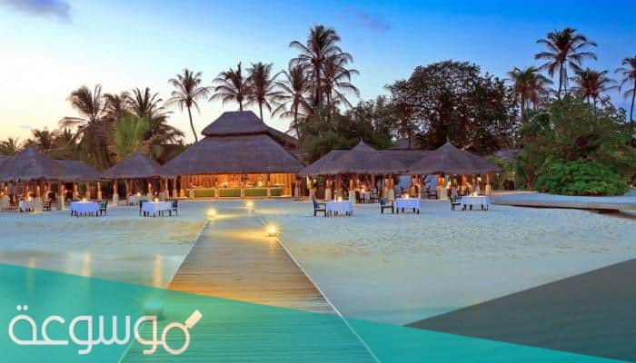 كم تبعد المالديف عن الرياض