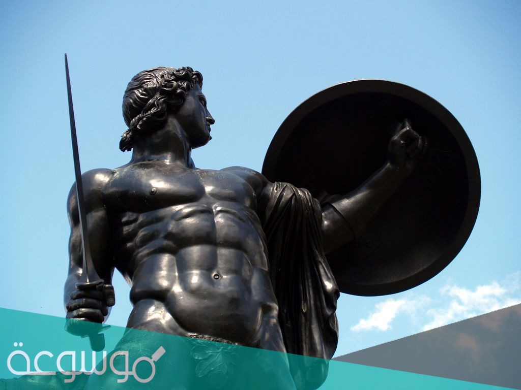 من هو بطل حرب طروادة