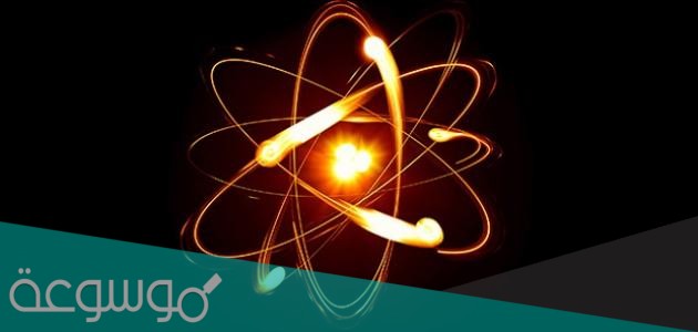 لماذا تكون شحنة النواة موجبة ؟