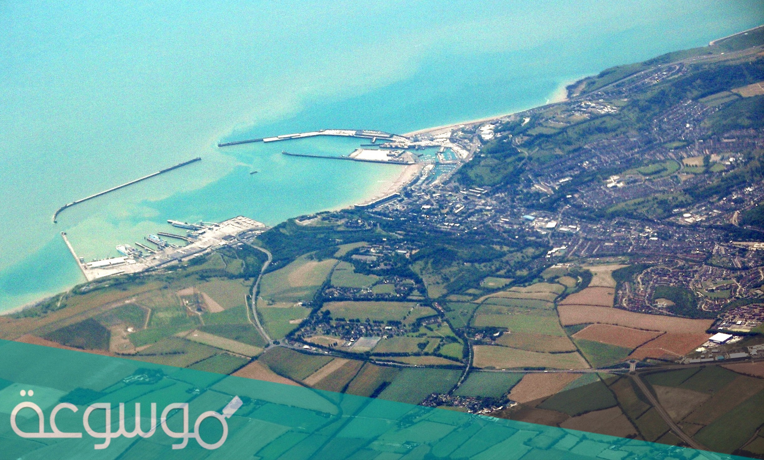 ما هو المضيق الذي يفصل بين بريطانيا وباقي اوروبا