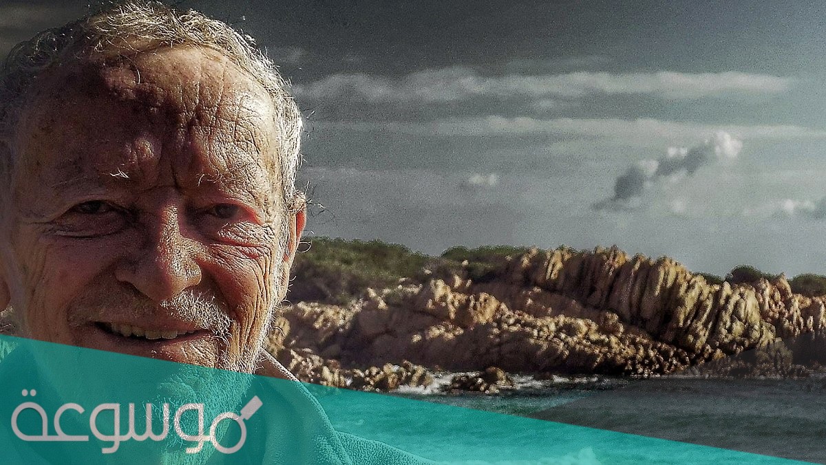 مؤلف قصة روبنسون كروزو