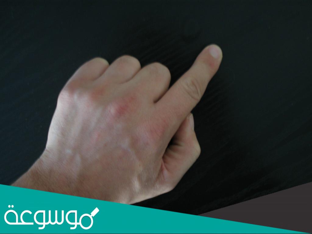 تفسير رؤية اصبع السبابة في المنام حسب تفسير ابن سيرين والنابلسي والعصيمي