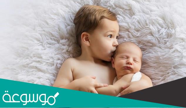 أهمية الطفل الأكبر لأشقائه