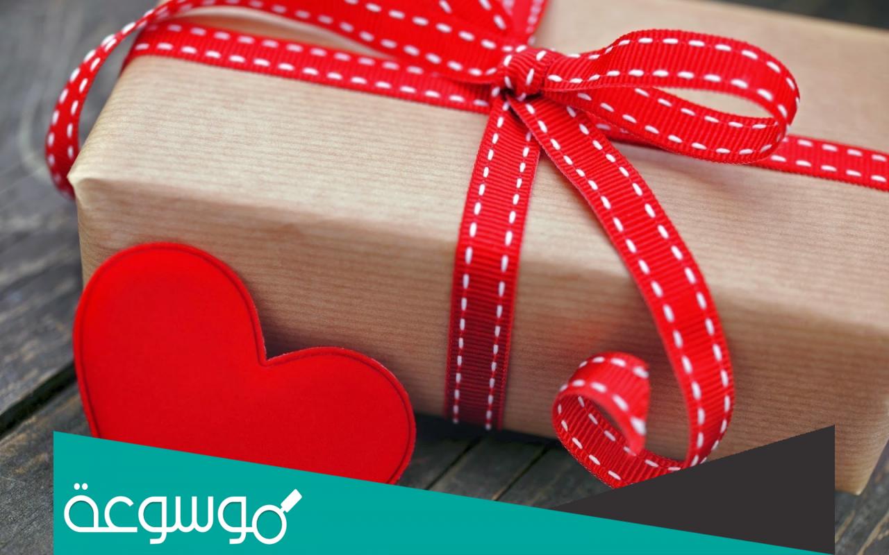 تفسير حلم رؤية الهدية في المنام حسب تفسير ابن سيرين وتفسيرات أخري مختلفة
