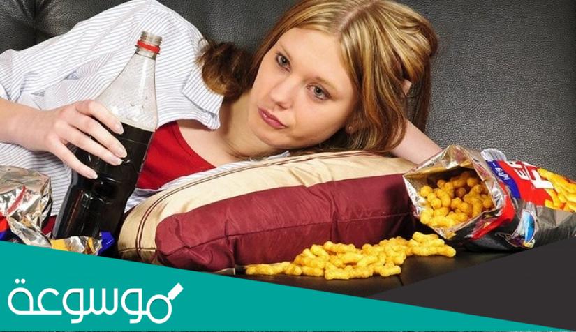 دراسات مختلفة حول الطعام الذي يزيد من حدة الاكتئاب