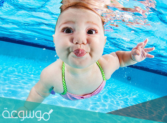 سباحة الرضع و الأطفال حديثي الولادة