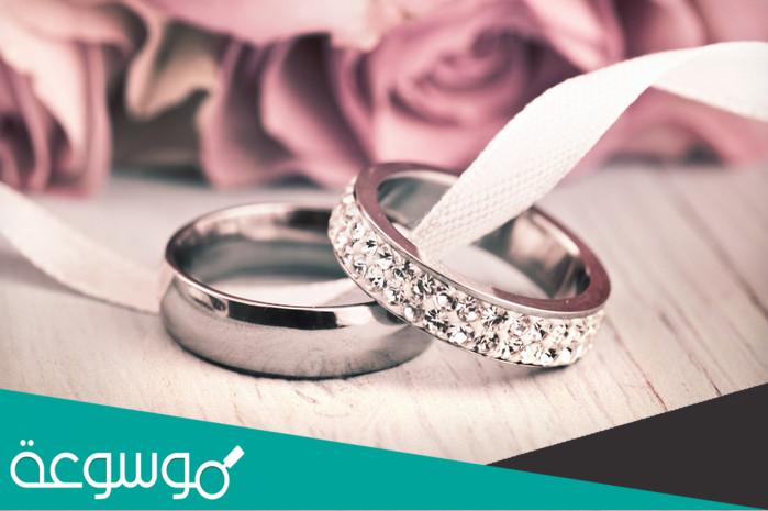 طريقة لبس دبلة الخطوبة للرجل والمراة