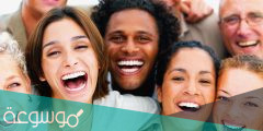 كم عضلة تتحرك عند الضحك