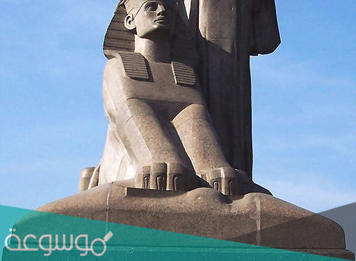 من هو صاحب لوحة نهضة مصر