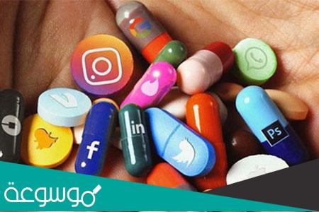 إدمان وسائل التواصل الإلكترونية