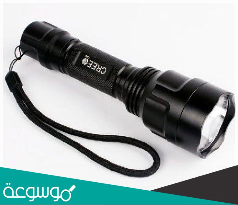 افضل كشاف يد لهواة الرحلات والتخييم