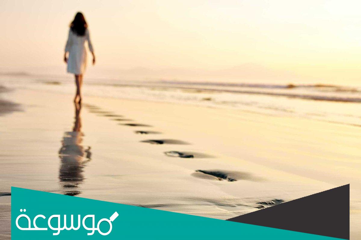 تفسير رؤية المشي على شاطئ البحر في المنام حسب تفسير ابن سيرين
