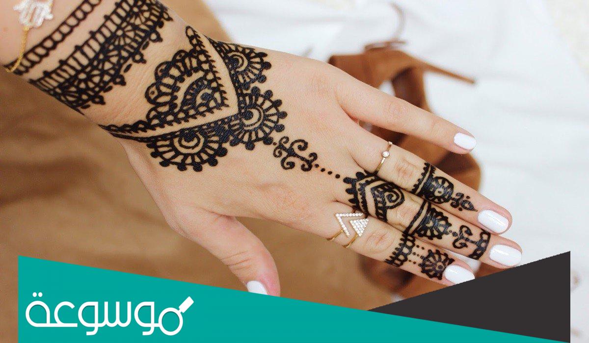 تفسير حلم رؤية نقش الحناء على يد المتزوجة في المنام حسب تفسير ابن سيرين