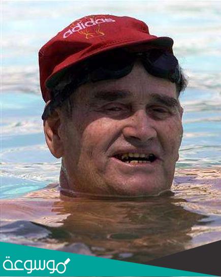 عبد اللطيف خميس أبو هيف ” سباح القرن 20 “