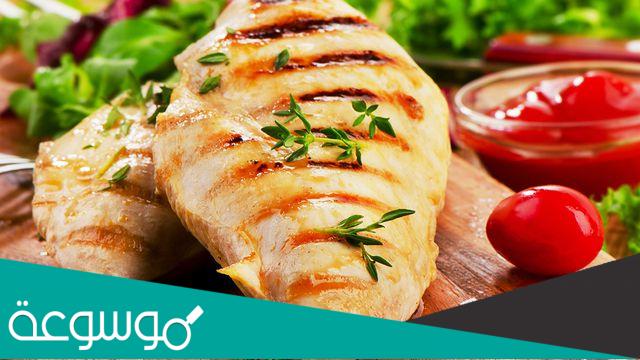 فوائد صدور الدجاج منزوعة الجلد