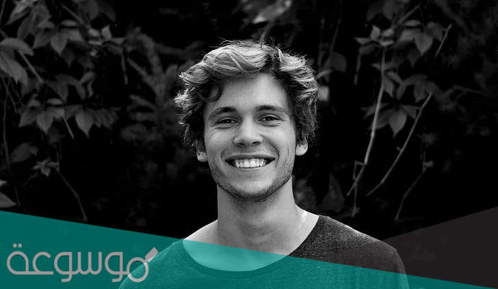 ماذا يعني رؤية الميت في المنام يضحك