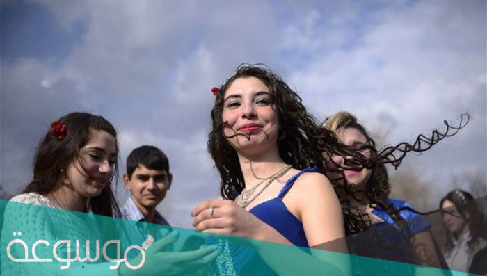 معنى الغجر باللغة العربية .. ومعناها بالإنجليزي