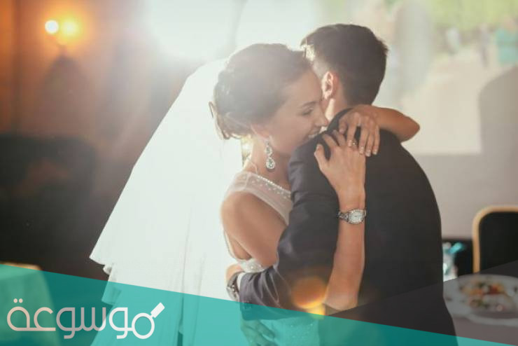 مميزات وعيوب الزواج للفتاة في سن العشرين