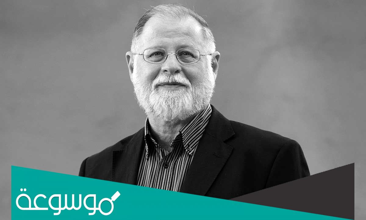 من هو ألبرتو مانغويل