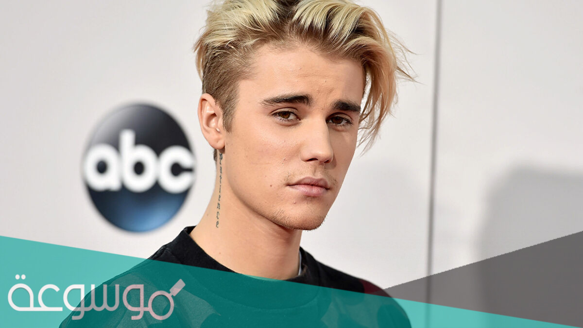 كم عمر جاستن بيبر الان