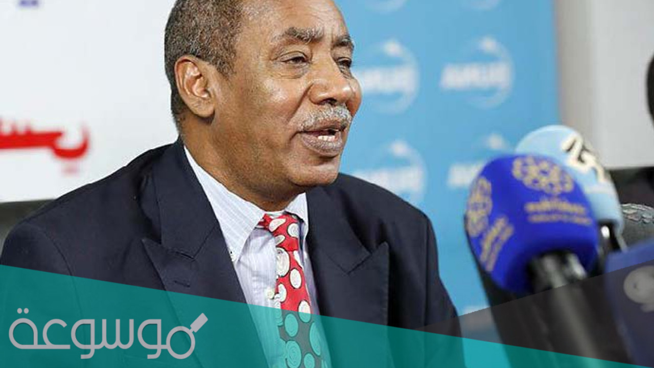 من هو التوم هجو السيرة الذاتية