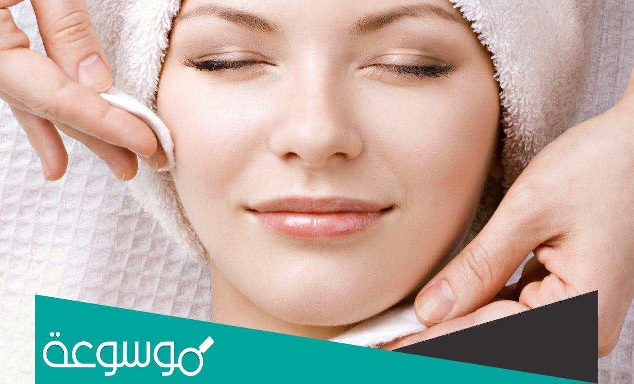 تنظيف البشرة الجافة بمواد طبيعية فعالة