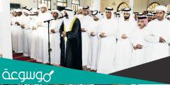 متى يصلى على الميت مكشوف الوجه