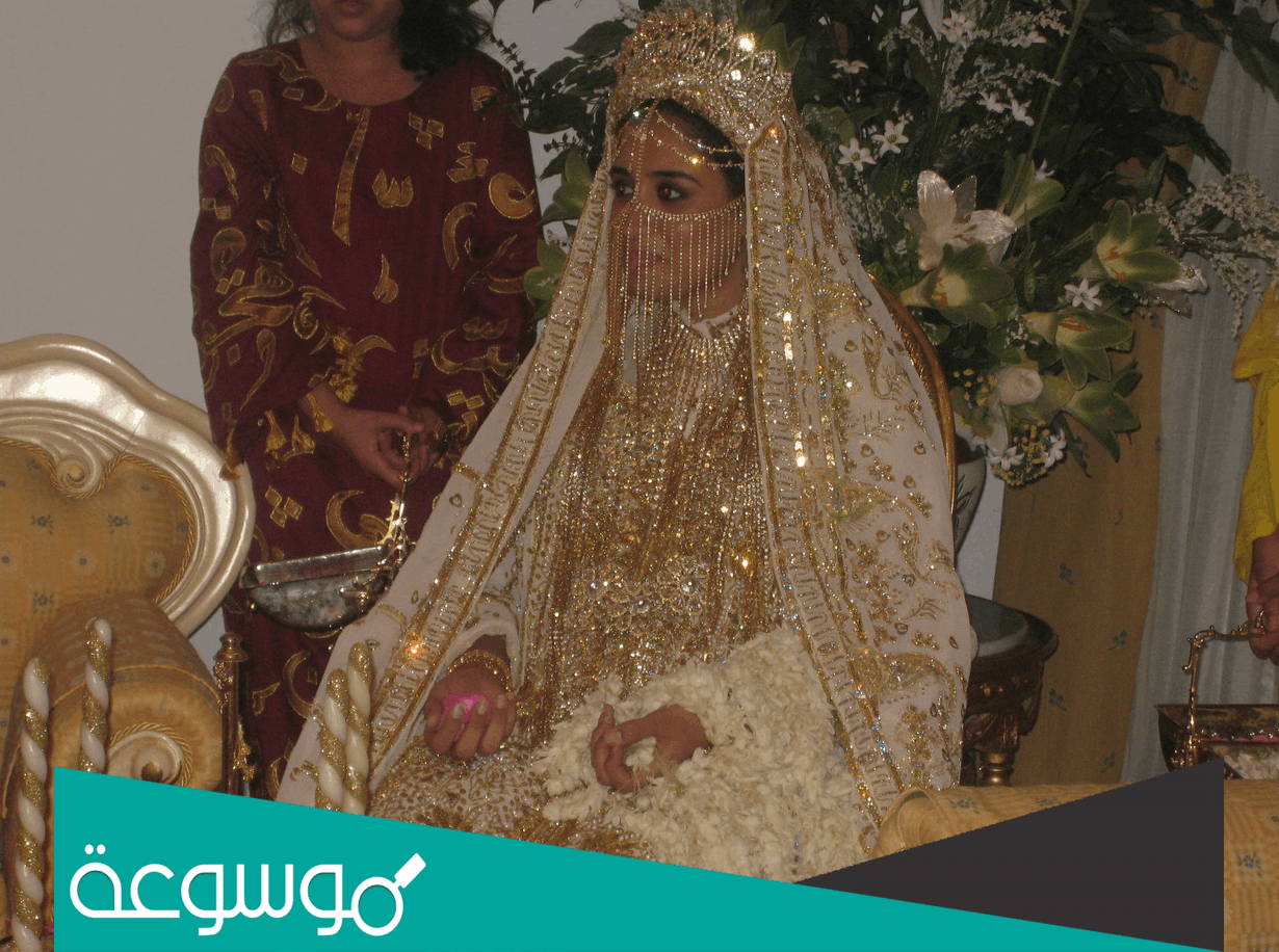 تفسير رؤية فستان الزفاف الذهبي والملابس الذهبية
