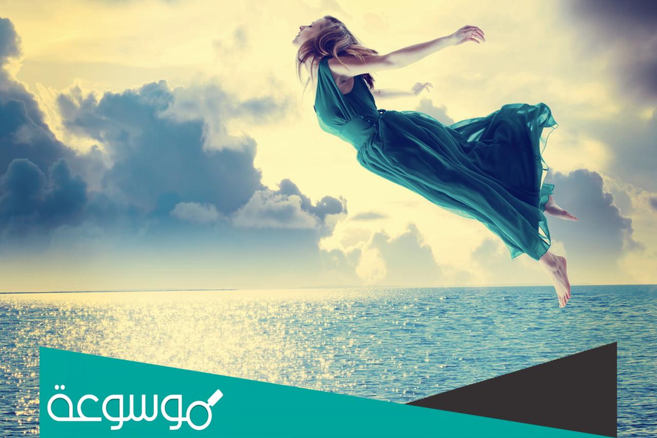 تفسير رؤية شخص يسقط في المنام حسب تفسير ابن سيرين