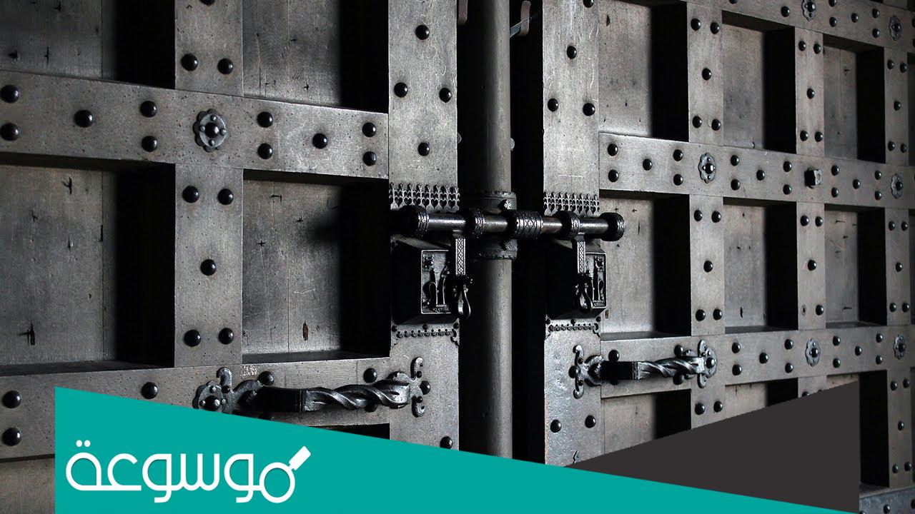 تفسير رؤية الباب المغلق في المنام حسب تفسير ابن سيرين