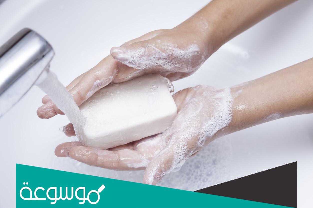 تفسير رؤية غسل اليدين في المنام للعزباء حسب تفسير ابن سيرين والنابلسي