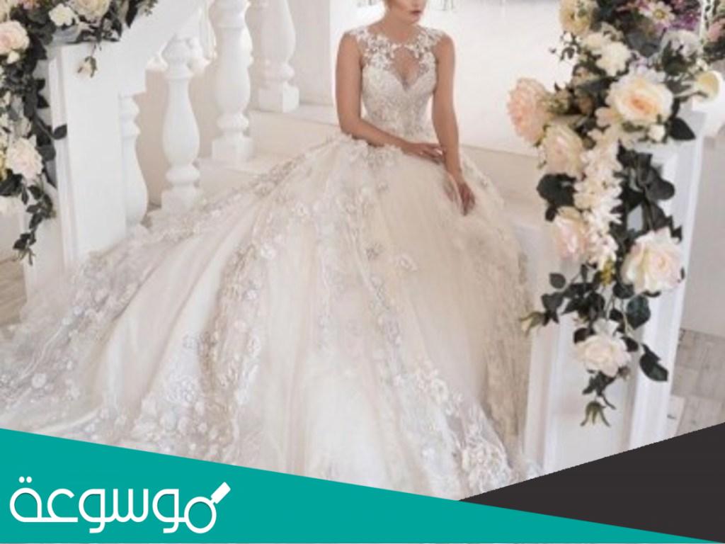 تفسير رؤية فستان الزفاف في المنام للعزباء والمتزوجة والحامل