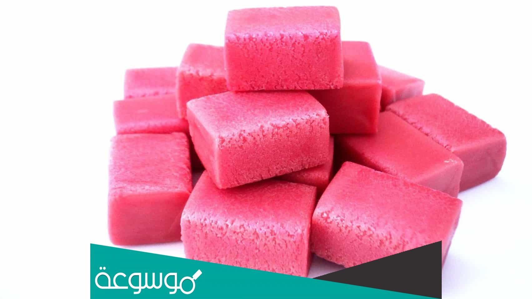 تفسير رؤية إعطاء العلكة في المنام حسب تفسير ابن سيرين والنابلسي وابن شاهين