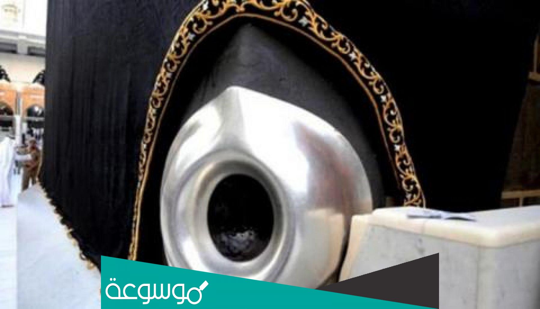 اين يوجد الحجر الاسود في الكعبة