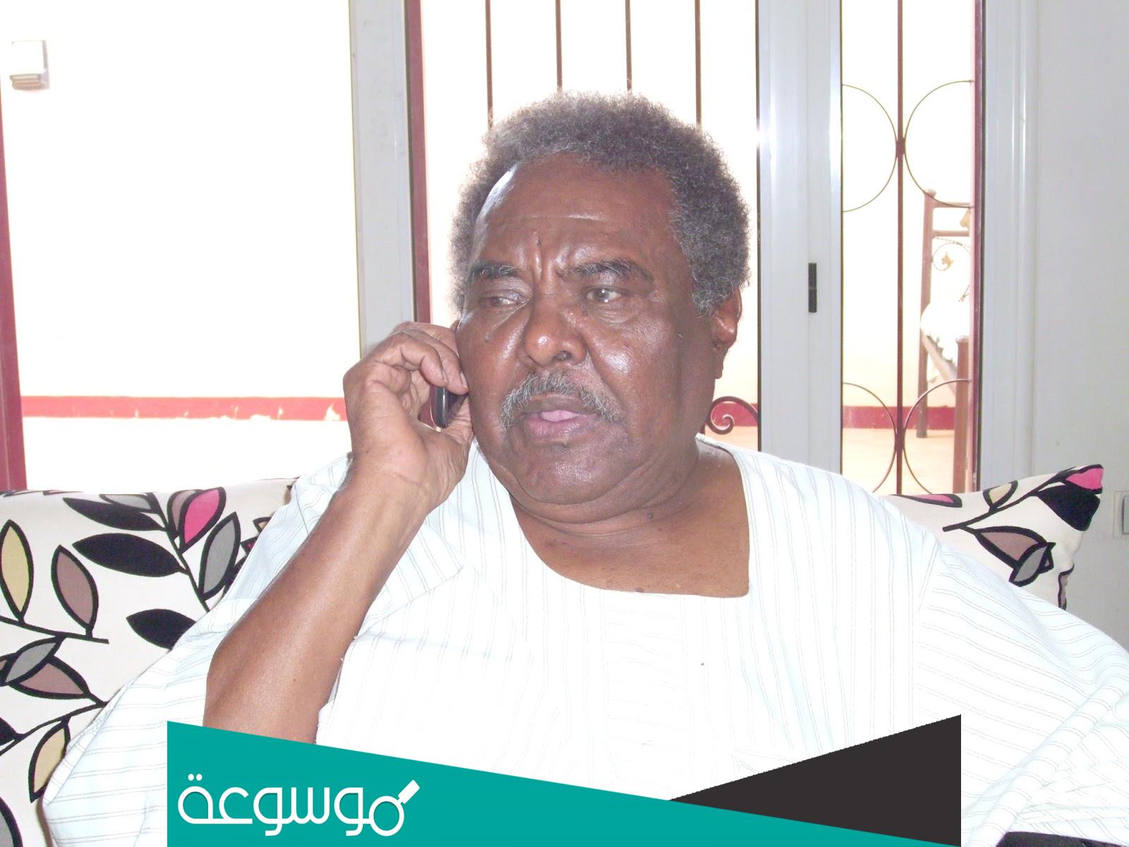 كم عمر بشير عباس